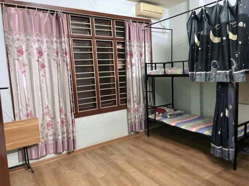 Palanda nebo palandy na pokoji v ubytování 3BT house