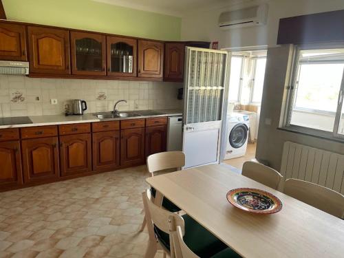 Virtuvė arba virtuvėlė apgyvendinimo įstaigoje Prestige for Home - Moradia Vilarinhos