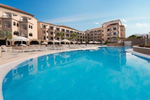 Piscine de l'établissement Saint George ou située à proximité