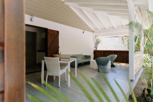 Χώρος καθιστικού στο Habitation TABANON