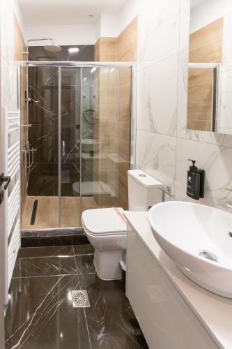 Δ17 Suites & Apartments