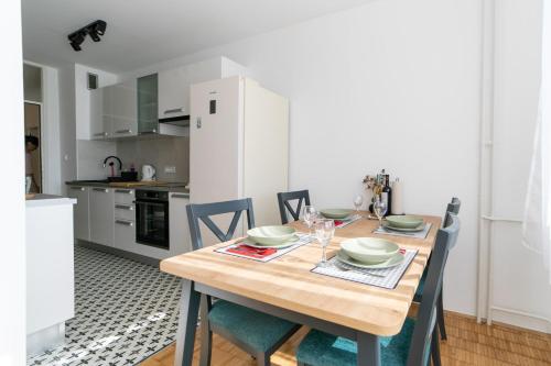 Hemma apartment near Jarun lake, 2BDR- Private garage-Self check in