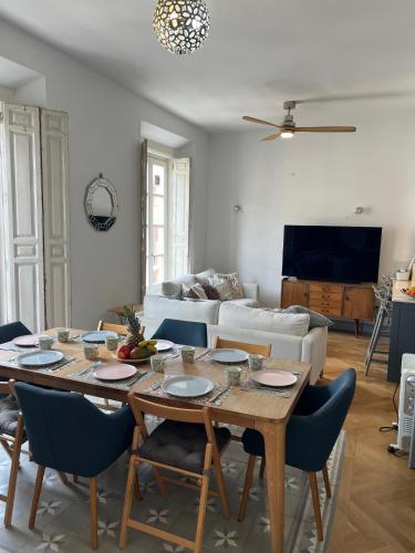 -MalagaSunApts- Luxury HistoricalCentre