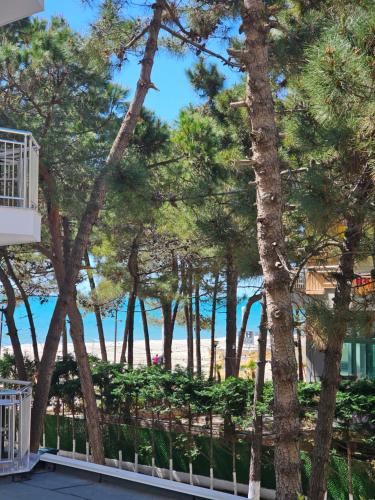 Sea View Green Apartment Golem