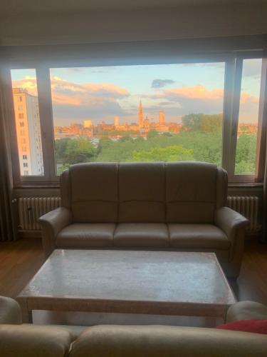 Fotografie z fotogalerie ubytování Apartment Linkerover- City Centre & Cathedral view v Antverpách