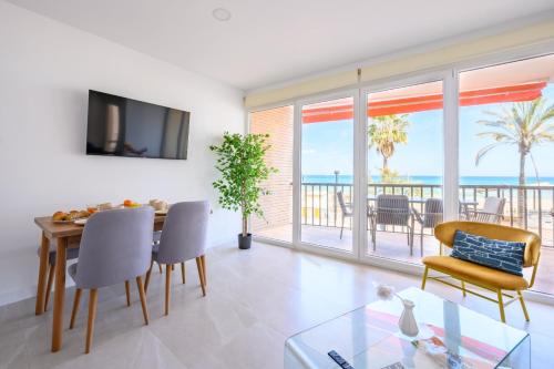 Dreams by the sea 2 bedrooms & 2 baths by 10ToSea