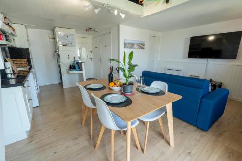 Dapur atau dapur kecil di Duplex Premium - Balcon Vue Port - 100m de la Plage - 4 Pers - TV 4K