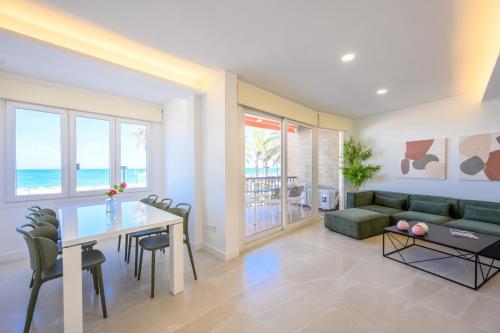 Luxury oceanfront 3 bedrooms & 2 bath by 10ToSea