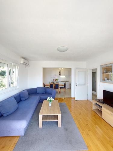 Charmy Apartments with Pool
