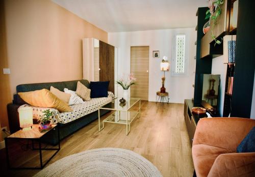 Photo de la galerie de l'établissement Petit cocon proche de la Porte de Versailles !, à Vanves