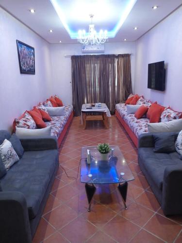 Χώρος καθιστικού στο Happy Home