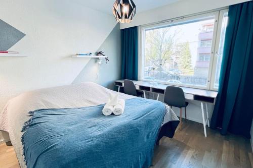 Ένα ή περισσότερα κρεβάτια σε δωμάτιο στο URBAN RETREAT by SujuKoto - 650m to market square