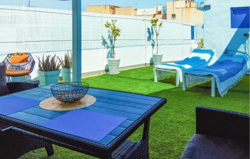 2 Bedroom Cozy Home In Santa Pola