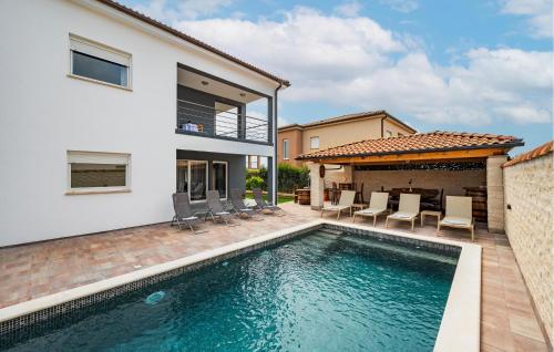 Stunning Home In Vodnjan