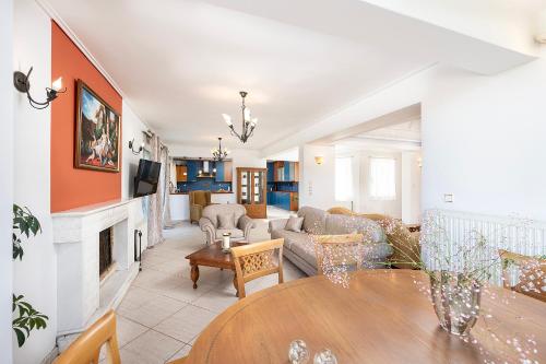 Gallery image of Aegean Whispers House in Psalidi