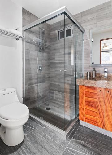 Un baño de MS Suite Inmejorable Vista Alberca Milenio C31