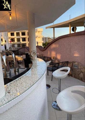 Accommodation Royal Azurにあるレストランまたは飲食店