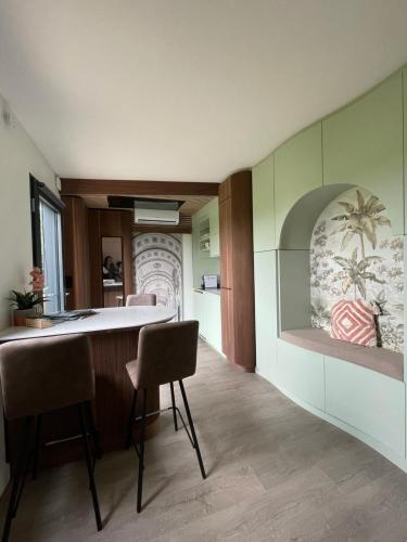 Photo de la galerie de l'établissement Au calme, raffiné, pour 2 personnes, à Rancé