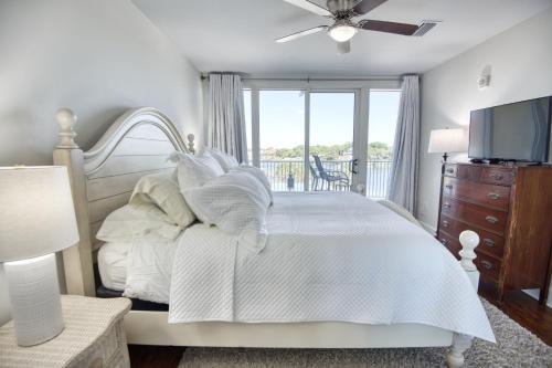 En eller flere senge i et værelse på Perdido Escape