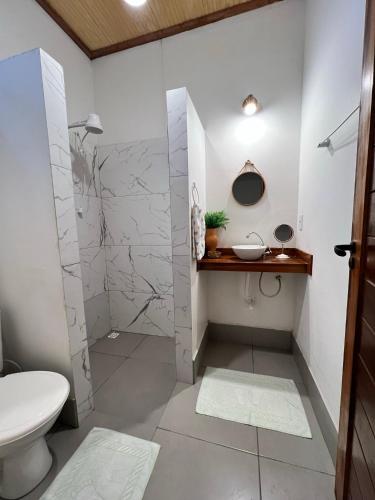 Un baño de Pousada e Restaurante Sumaúma