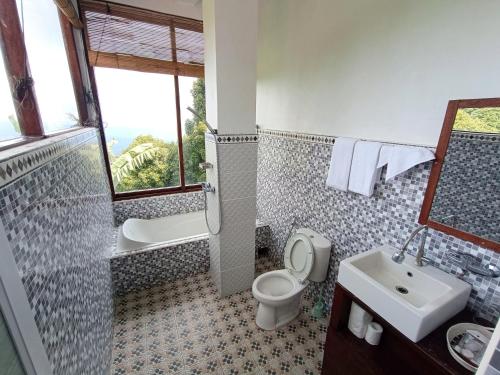 Ένα μπάνιο στο La Montaña Bali & Spa