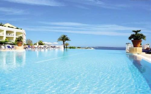 T2 clim-terrasse plein sud vue mer