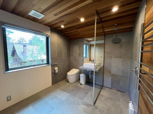 Bany a Latitude 36