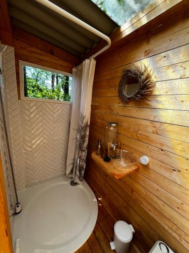 Koupelna v ubytování Glamping U Lesa