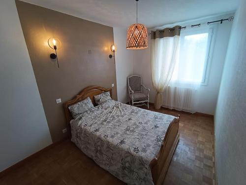 Ένα ή περισσότερα κρεβάτια σε δωμάτιο στο Maison l'hostal saura y roja