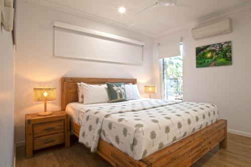 Giường trong phòng chung tại Find Your Flow Retreat - Beautiful Home