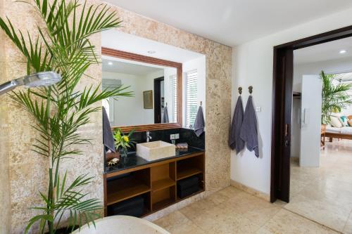 Fotografie z fotogalerie ubytování Black Sands Villa Echo Beach v destinaci Canggu