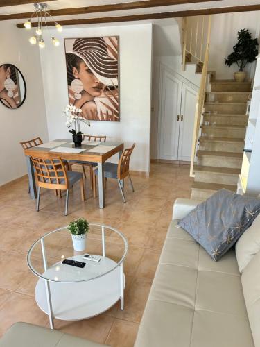 Ruang duduk di Gran Alacant Relax Casa