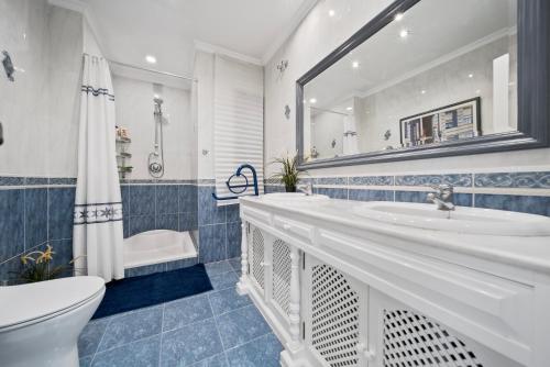 Charming Andalusian style villa in Nueva Andalucia