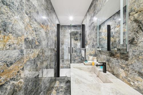 Photo de la galerie de l'établissement 293 Suite Arc de Triomphe - Superb apartment, à Paris