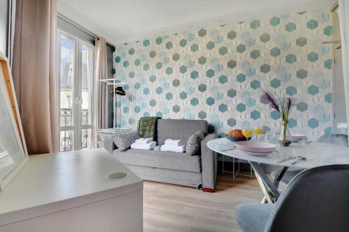 Modern studio near Gare de l Est