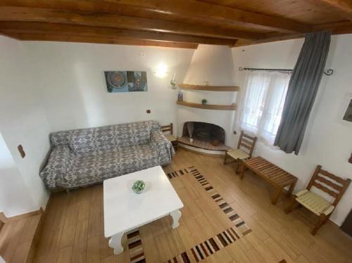 Χώρος καθιστικού στο Agnanti Villas 2