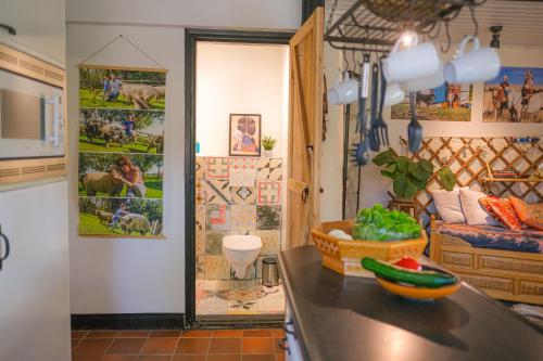 Kuchyň nebo kuchyňský kout v ubytování Gastenverblijf in Boerderij in Oost-Groningen