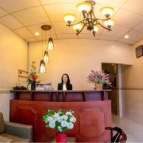 Ο χώρος του λόμπι ή της ρεσεψιόν στο Cát Tường Hotel