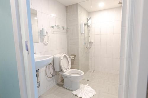 Ένα μπάνιο στο วัน บัดเจท ตาก แม่สอด One Budget Hotel Tak Maesot