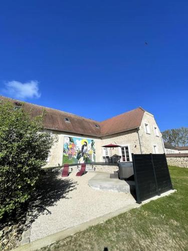 Photo de la galerie de l'établissement L'hirondelle - Jacuzzi® privatif, à Goussancourt