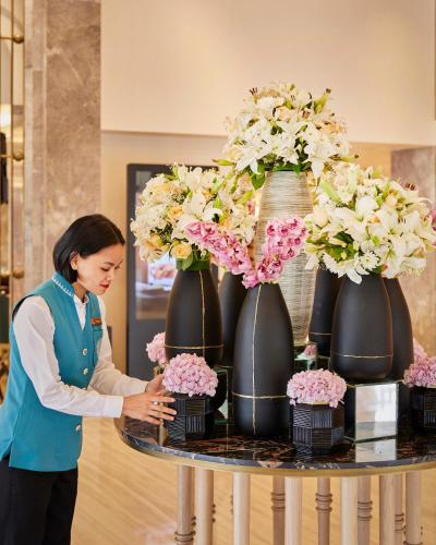 Členové personálu v ubytování The Crown, Bhubaneswar - IHCL SeleQtions