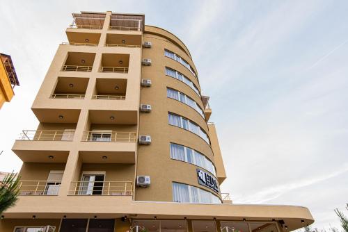 Budova, kde se hotel nachází