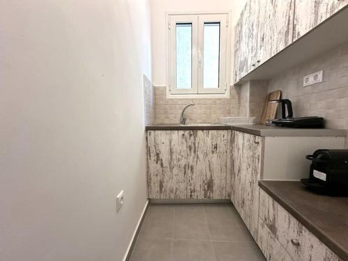 Athenian Cosy Gateaway