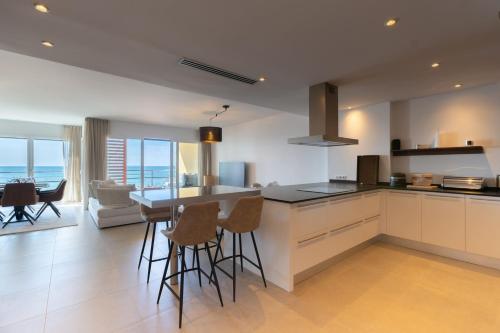 Kuchyň nebo kuchyňský kout v ubytování Agosta: Terrace with sea view - Luxury flat | By Airnest
