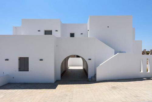 Gambar di galeri bagi OneAlyki di Aliki