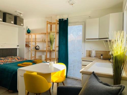 Studio cocooning Jeanne au calme avec terrasse