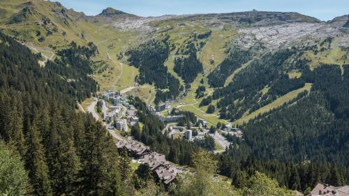 an aerial view of a village in the mountains at Résidence Alhena in Flaine