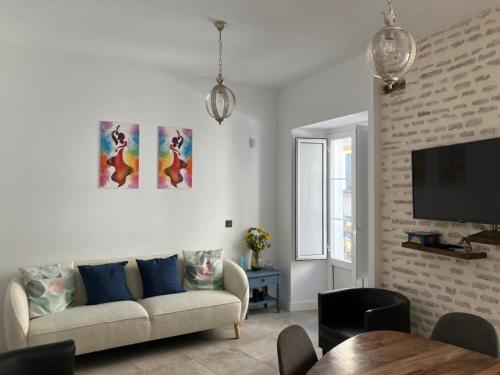 Apto. Maese Montañés. Céntrico con piscina privada