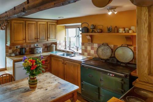 Gallery image of Bridge Farmhouse Self Catering Sleeps 8-10 Hot Tub Pet friendly in Michaelchurch Escley