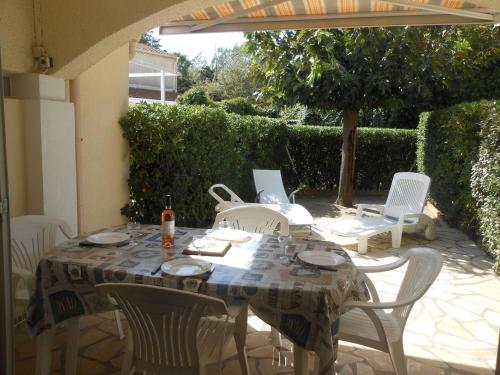 APPT 2 PIECES 21m2 + TERRASSE 26m2 REF 4052